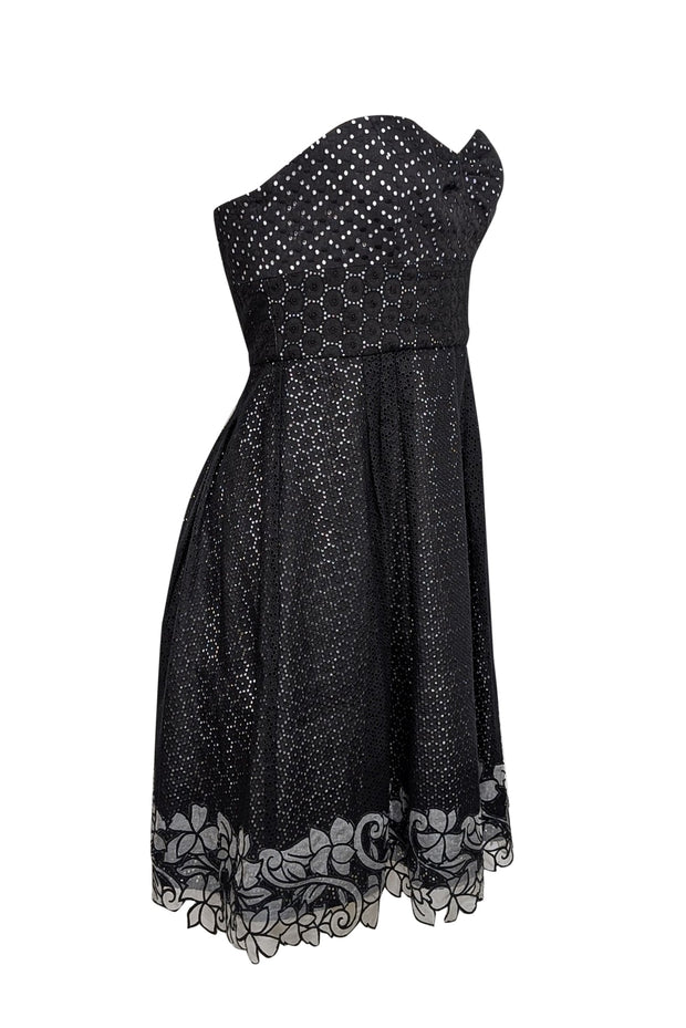 Current Boutique-BCBG Max Azria - Black Eyelet Strapless Floral Detail Hem Dress Sz 4