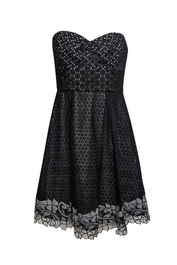 Current Boutique-BCBG Max Azria - Black Eyelet Strapless Floral Detail Hem Dress Sz 4