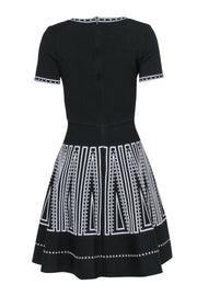 Current Boutique-Carolina Herrera - Black Knit w/ White Texture Detail Dress Sz S