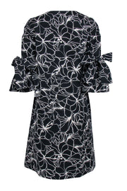 Current Boutique-Carolina Herrera - Black & White Floral Print Bell Sleeve Shift Dress Sz S