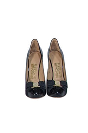 Current Boutique-Ferragamo - Black Patent Leather Bow Front Pumps Sz 5