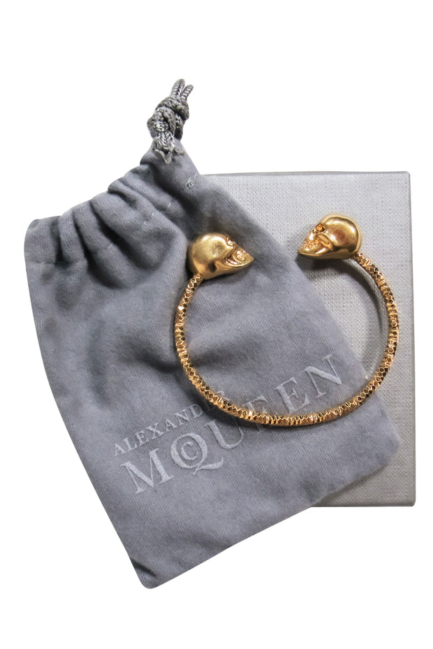 Current Boutique-Alexander McQueen - Gold Textured Embellished "Twin Skull" Bangle