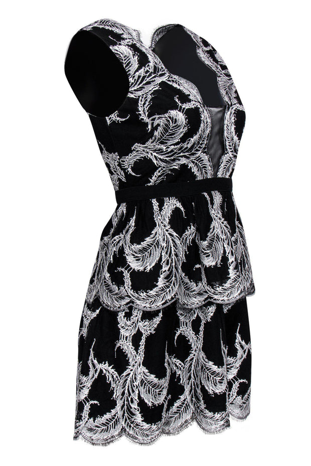 Current Boutique-BCBG Max Azria - Black & White Lace Fit & Flare Dress Sz 2