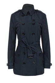 Current Boutique-Burberry - Navy Double Breasted Button-Up Short Trench Coat w/ Tartan Lining Sz 10