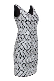 Current Boutique-Carmen Marc Valvo - White & Black Floral Lace Sleeveless Sheath Dress Sz 2