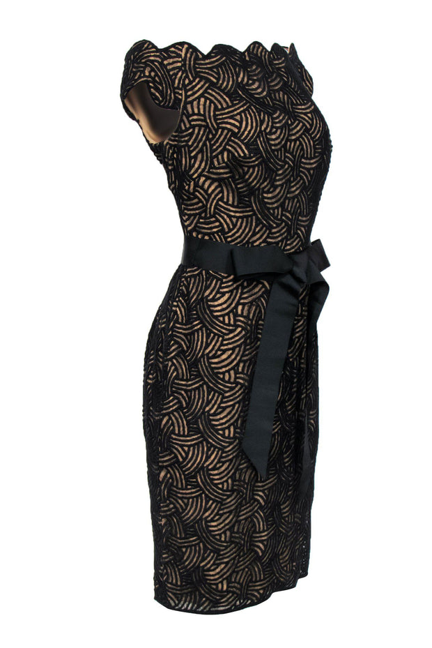 Current Boutique-Tadashi Shoji - Black Lace Scalloped Edge Off-the-Shoulder Dress Sz 12