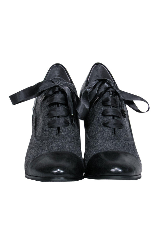 Current Boutique-Tahari - Black Leather & Felt Lace-Up Pumps Sz 6