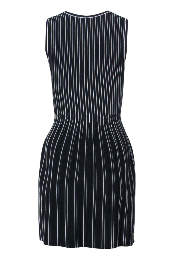 Current Boutique-Theory - Black & White Pinstriped Sleeveless “Shell” Sheath Dress Sz P